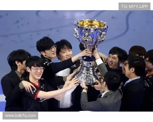 《全球电竞赛事进入黄金时代 电竞行业迎来全新发展机遇与挑战》 《全球电竞赛事进入黄金时代 电竞行业迎来全新发展机遇与挑战》