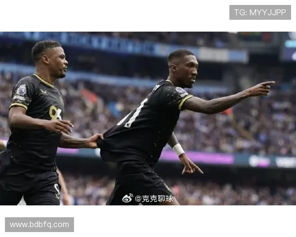 伯恩利安东尼领衔英超新星崛起 他能否带领球队突破困境