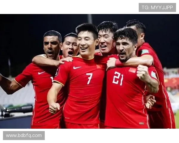 世界杯预选赛激战正酣 中国队迎战强敌 力争突破晋级难关