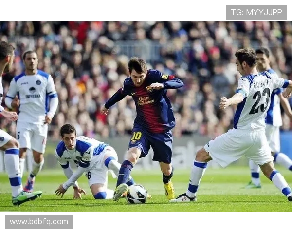 以梅西为中心书写足球时代的传奇精神与全球影响力价值与荣耀之路 以梅西为中心书写足球时代的传奇精神与全球影响力价值与荣耀之路