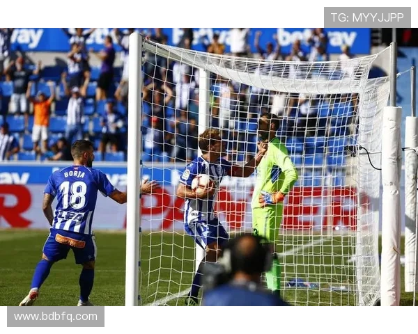 近几年西甲冠军回顾与分析 探究当代豪门争霸的兴衰与变革