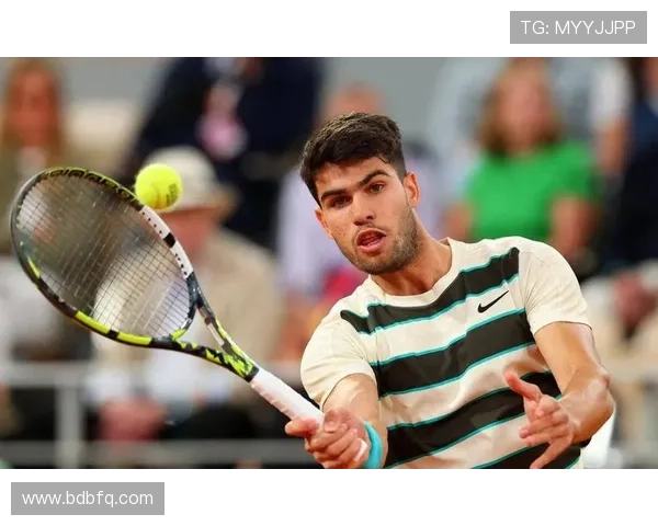 阿尔卡拉斯横扫强敌强势晋级总决赛再度展现新生代网球统治力